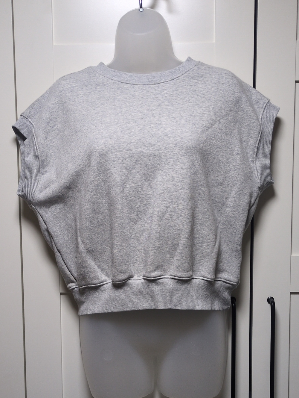 Athleta Light Gray Sleeveless Crewneck Crop Top